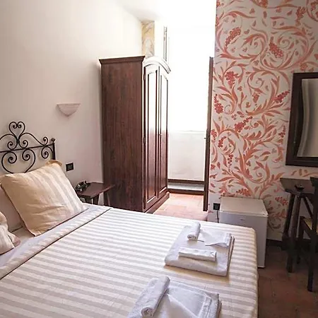 Porta Marmorea 3* Губбио