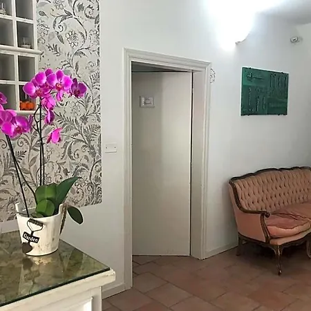 Отель Porta Marmorea