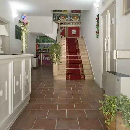 Porta Marmorea 3*