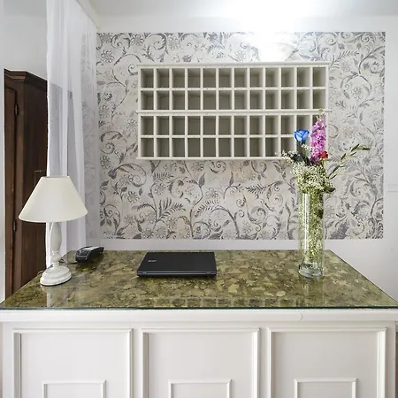 Отель Porta Marmorea 3*
