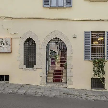 Отель Porta Marmorea
