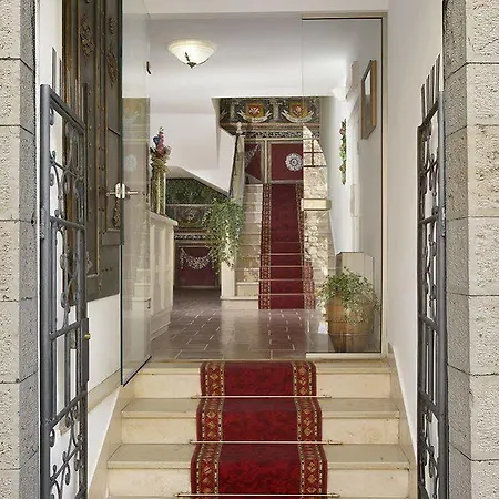 Porta Marmorea