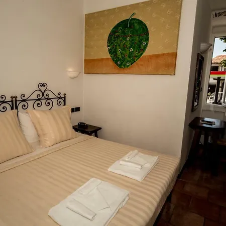 Hotel Porta Marmorea 3*